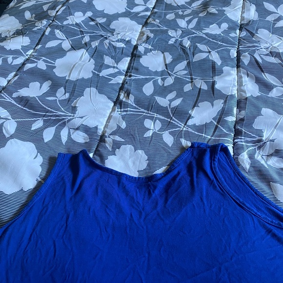 Hanging Blouse - Picture 5 of 8